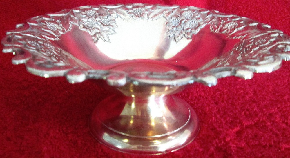 VINTAGE SILVER PLATED PEDESTAL CANDY NUT DISH WITH FLORAL PATTERN