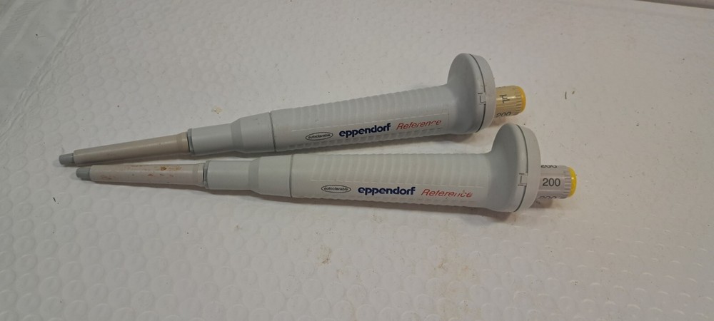 lot of 2 Eppendorf Reference 200 ul Pipette