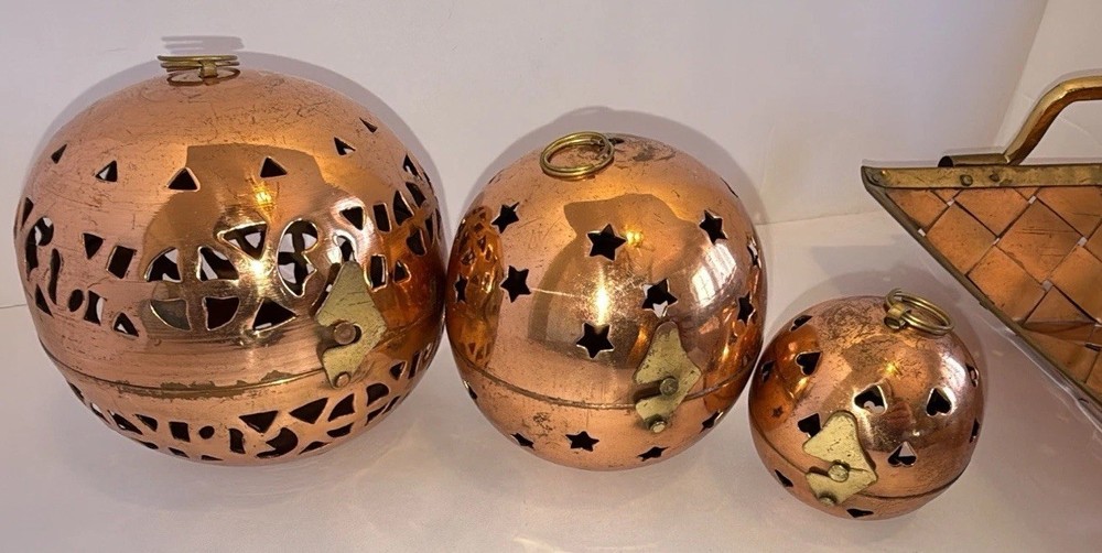 Woven Copper & Brass Tray With Three Hinged Decor Balls