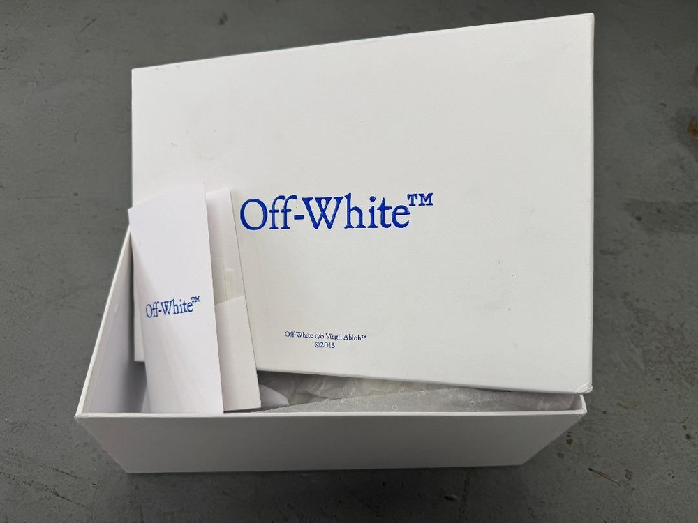 OFF WHITE  EMPTY BOX 100% ORIGINAL 14" X 9.5" X 5" TISSUE