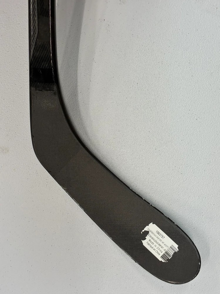 Intermediate Bauer E.40 Hockey Stick Left Handed P28 (Used)