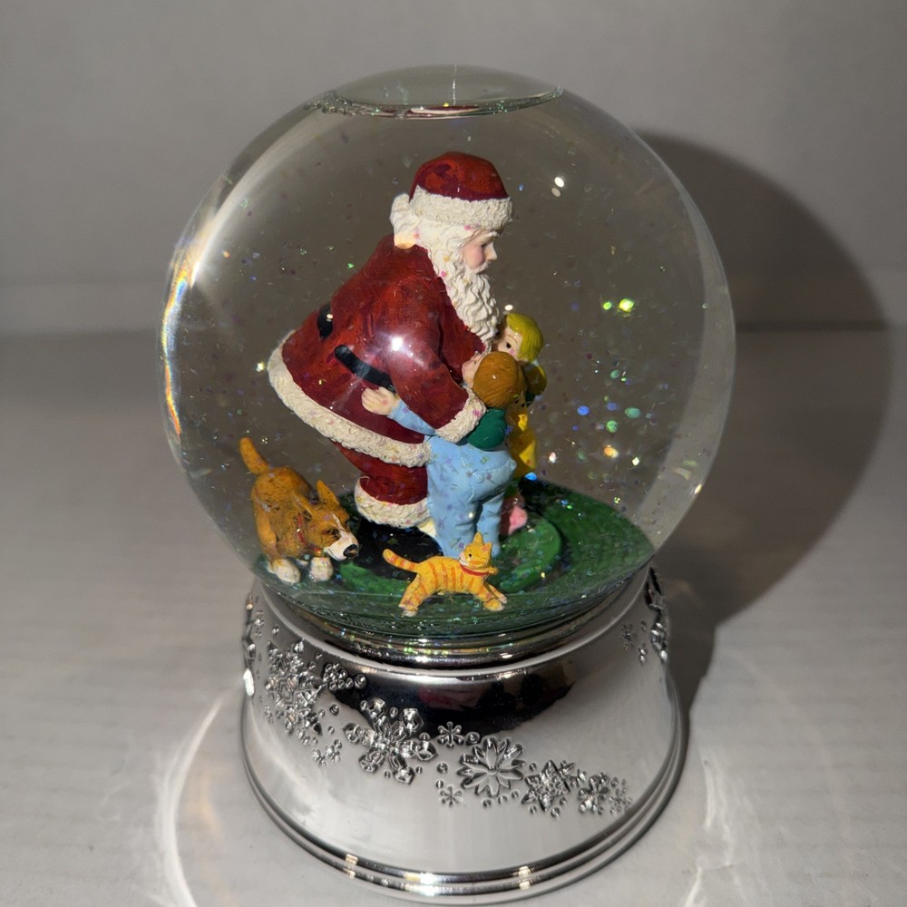 Reed & Barton Winter Traditions Santa Musical Snow Globe