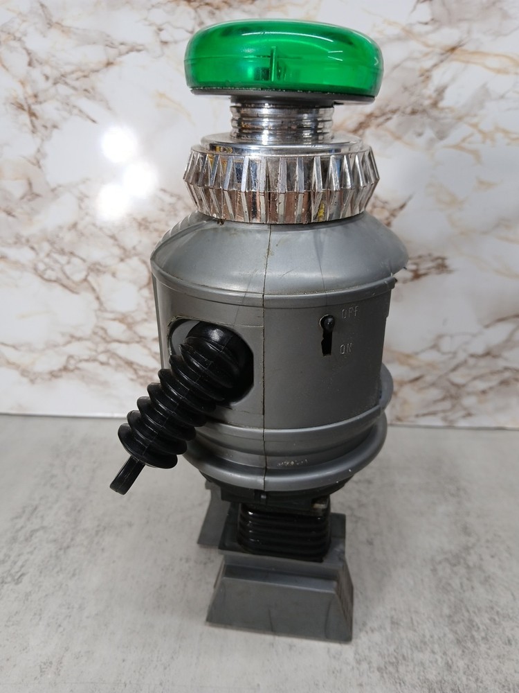 AHI Lost In Space Robot 1977 (Non-Working) Corrosion, Missing Battery Plate