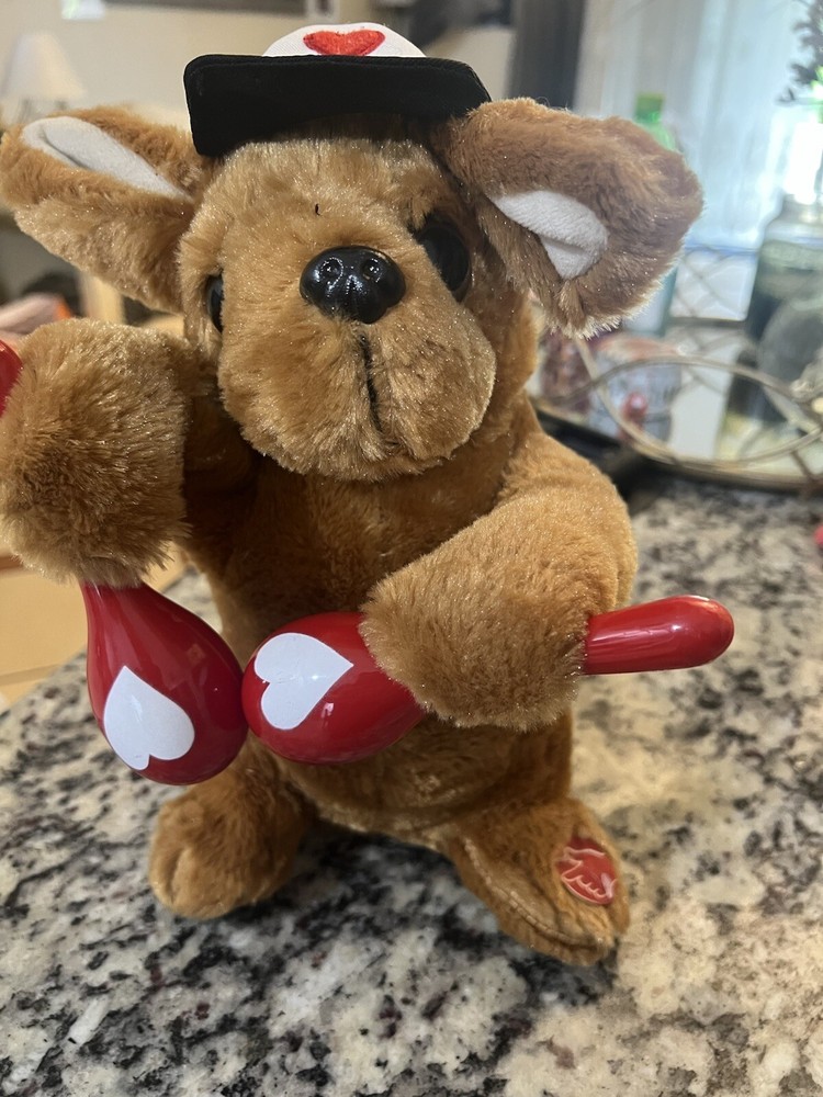 Vintage Dundee singing  Kangaroo