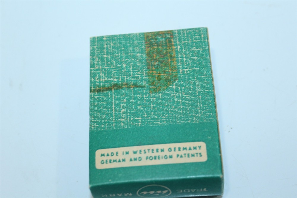 Vintage Hexe Automatic Needle Threader In Original Box