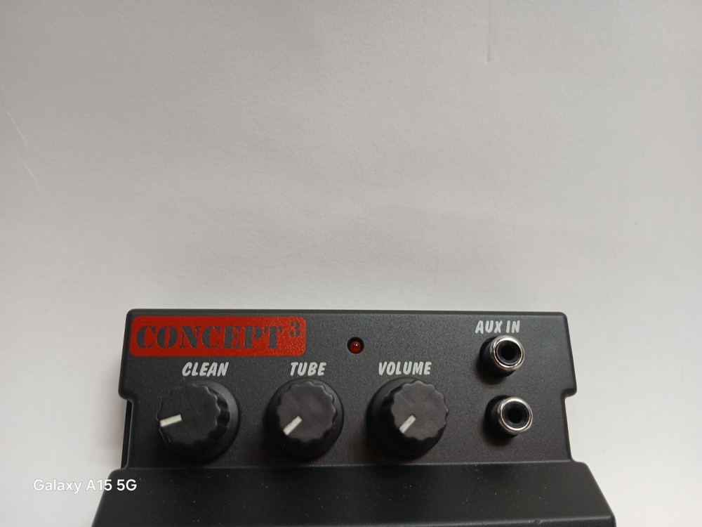 CONCEPT 3 HEADPHONE GUITAR AMPLIFIER