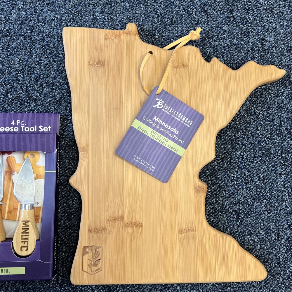 Minnesota United Cutting Board And Cheese Tool Set