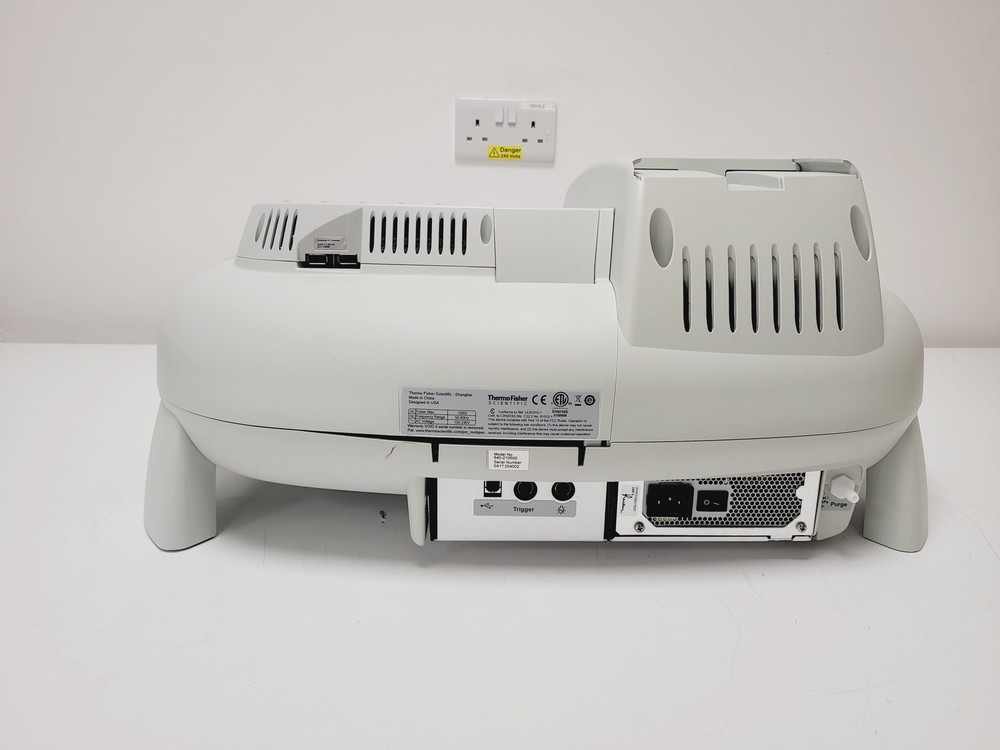 Thermo Scientific Evolution 220 UV-Visible Spectrophotometer