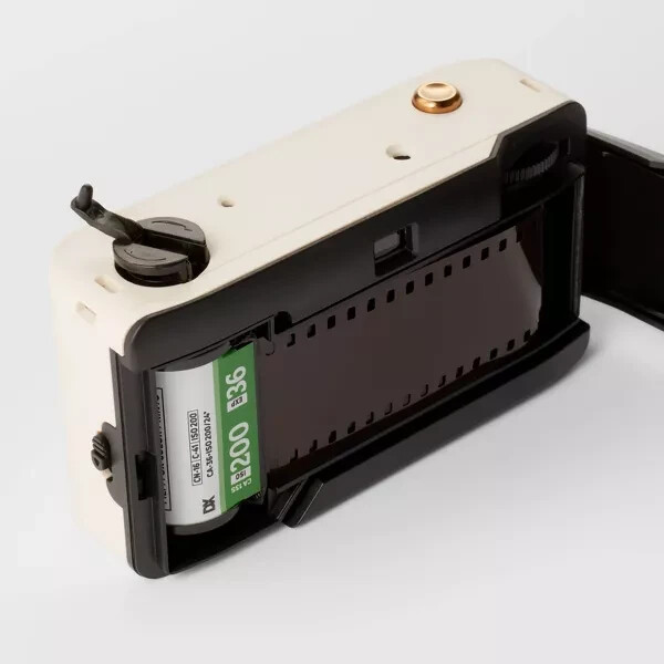 35MM Camera with Built-in Flash - heyday™ White