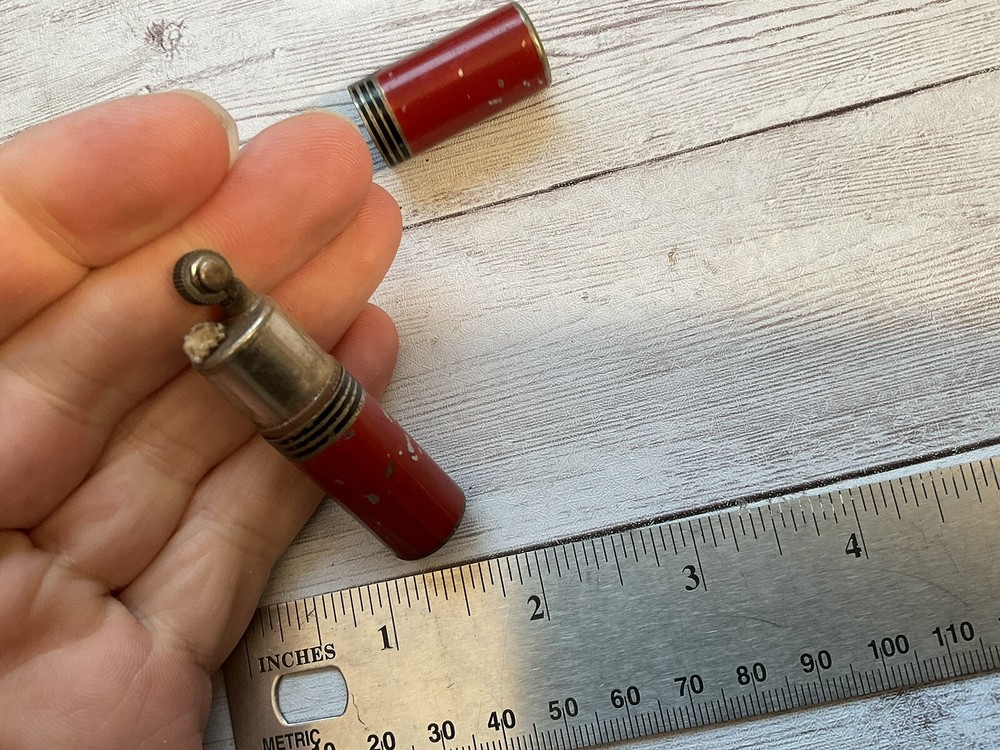 ORIGINAL WWII VICTORY LIGHTER