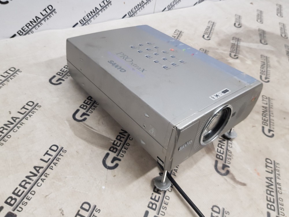 SONYO PRO xtraX PLC-XU20B Multimedia Projector