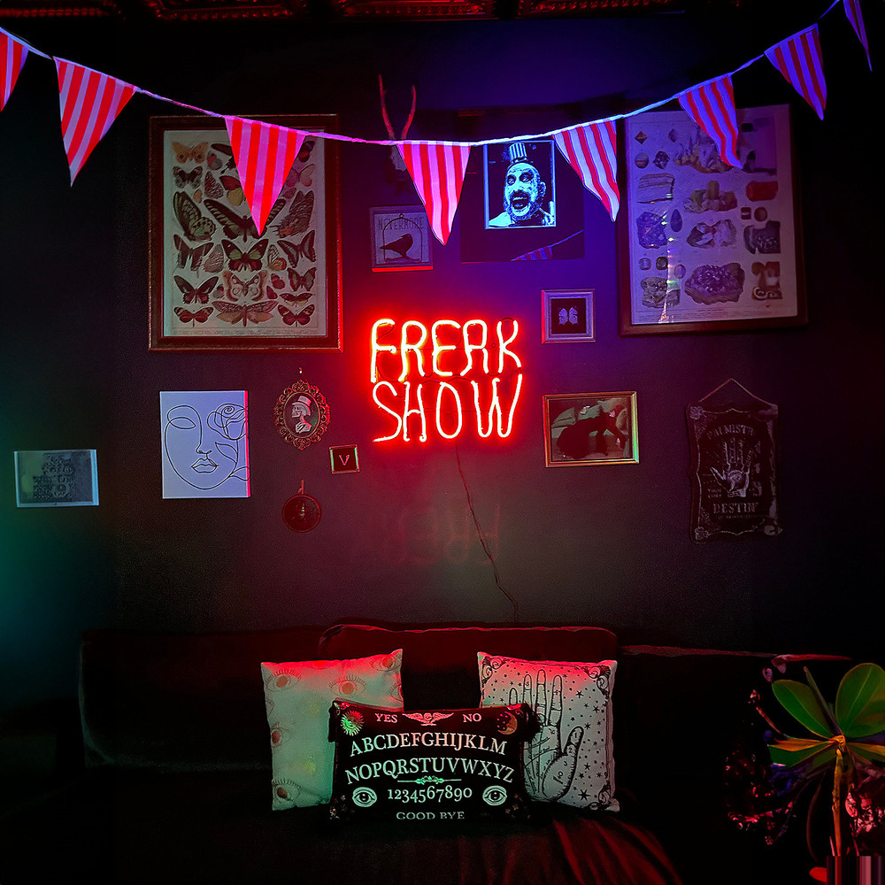 Light Glo Freak Show - Gemmy Industries