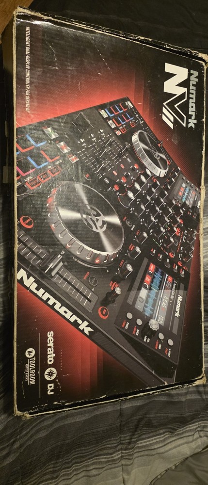 Numark NVII Quad Deck DJ Controller, Display Screens, 16 Pads, Effects, USB