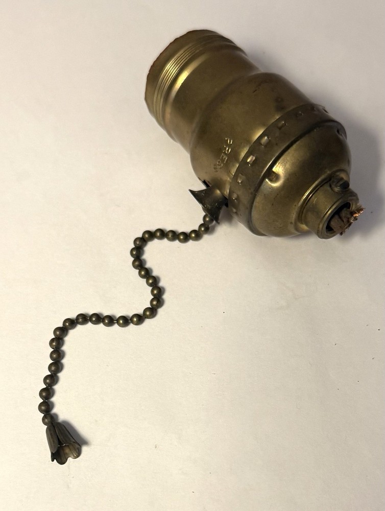 Vintage Deal Fat Boy Pull Chain Brass Socket