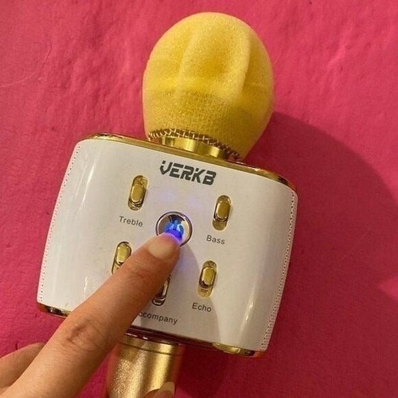 BLUETOOTH KARAOKE MICROPHONE MACHINE