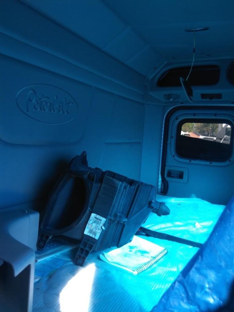 Replaces PETERBILT 567 SLEEPER , FL