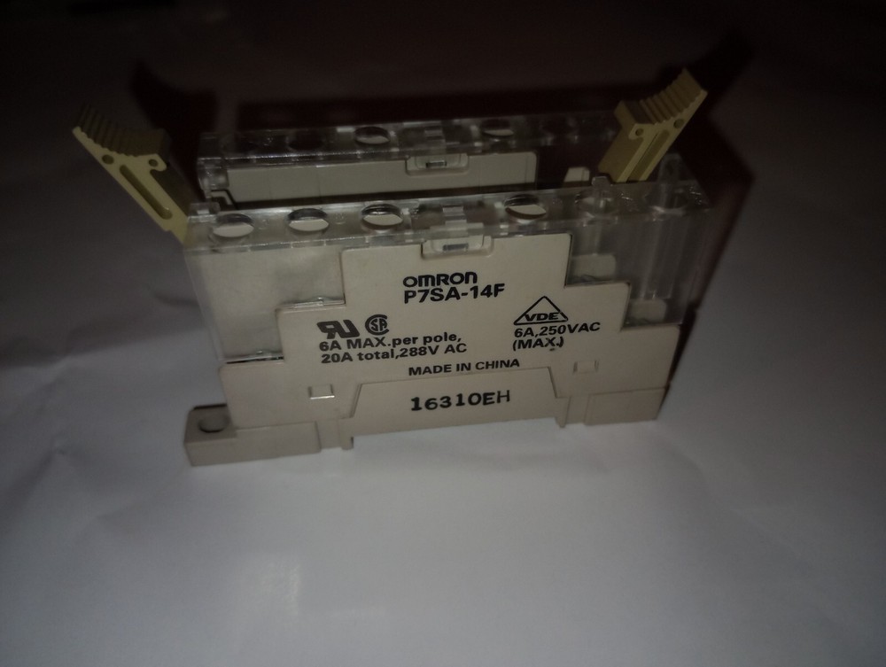 NEW GENUINE OMRON P7SA-14F RELAY SOCKET