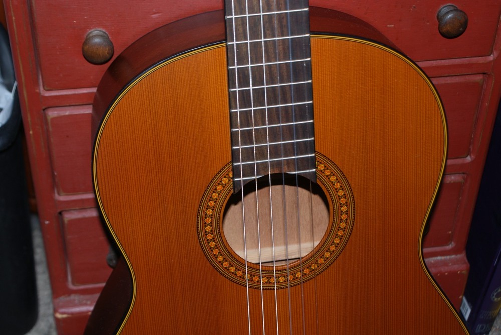 YAMAHA CG122MC Classical Guitar - Cedar top