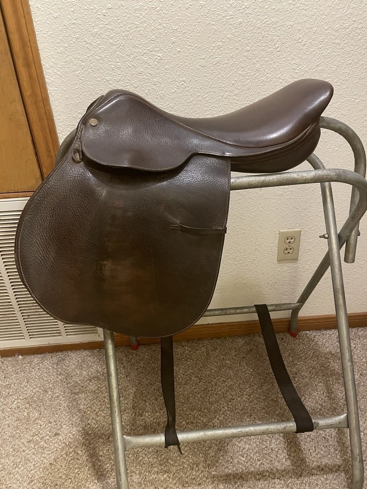 17 Collegiate Hunter/Jumper Saddle