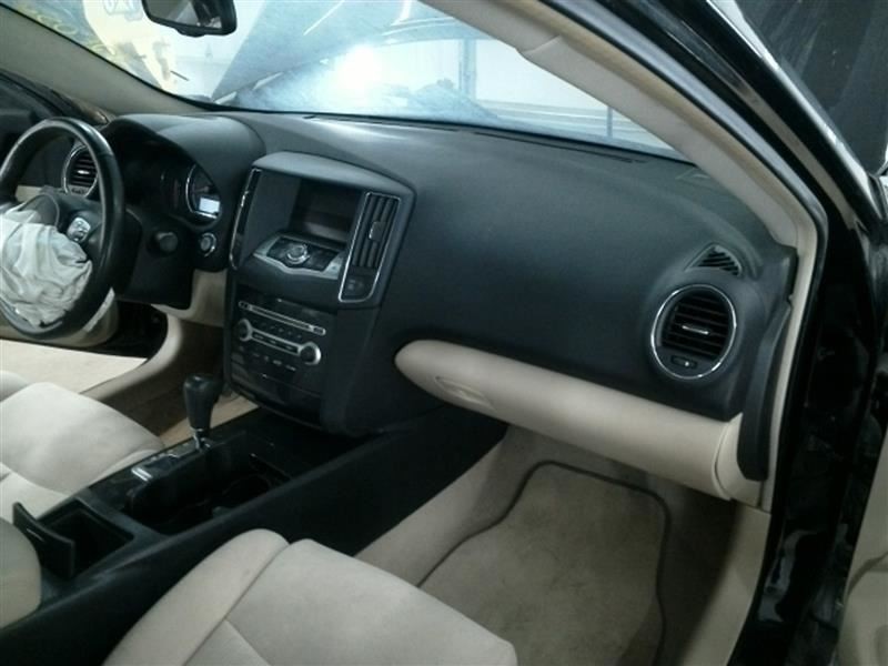 MAXIMA 2013 High Mounted Stop Light 104650029