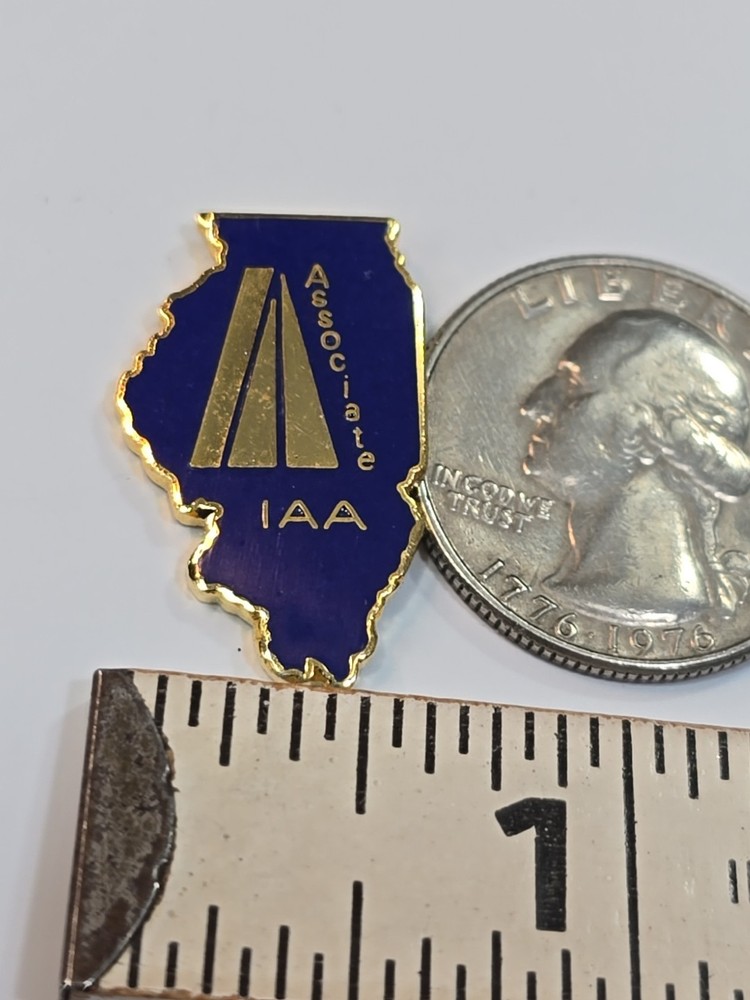 IAA Associate Lapel Pin Illinois Automobile Association Map Shape