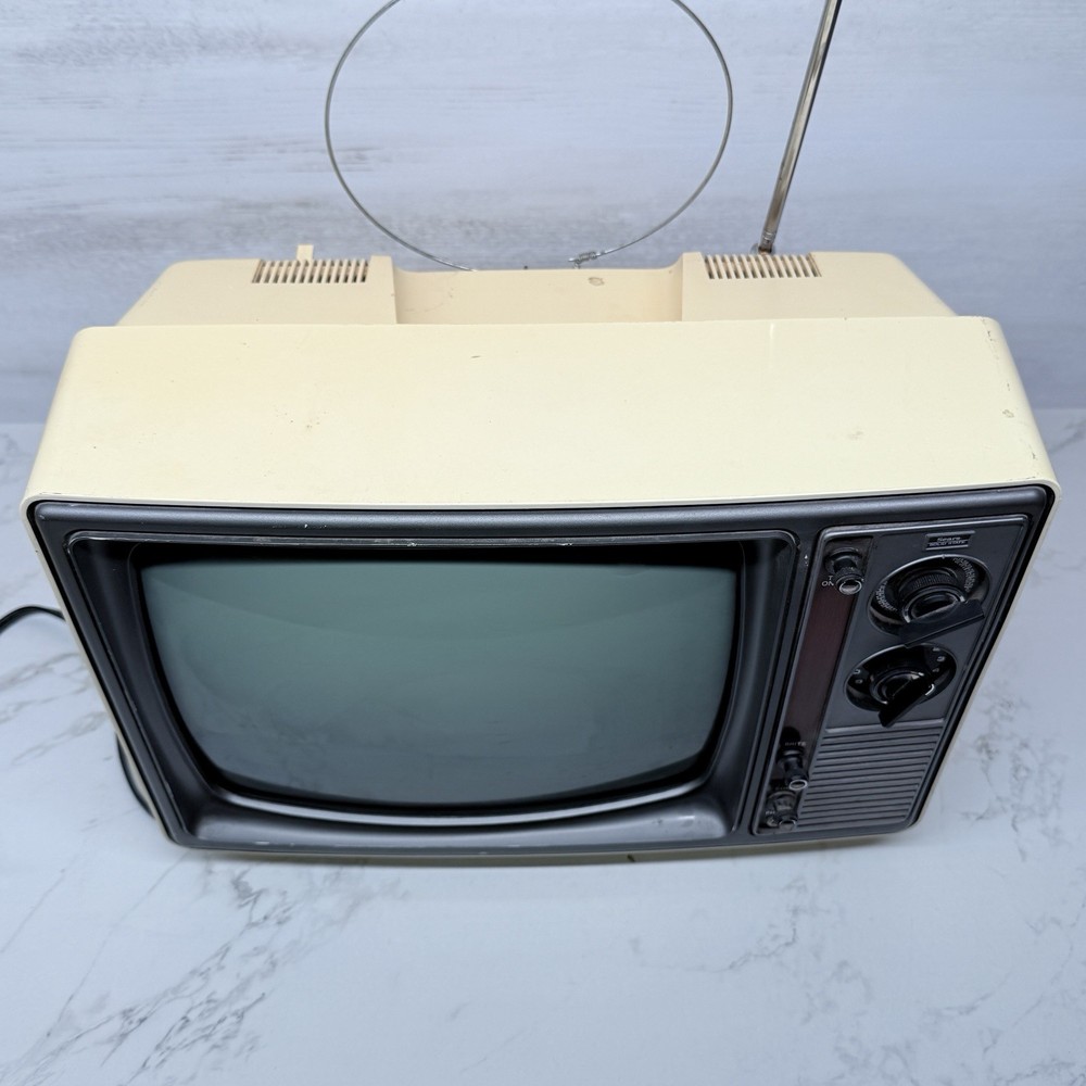 Sears solid state Car TV 12v DC Model 401.50301151 w/ Antennas Works!