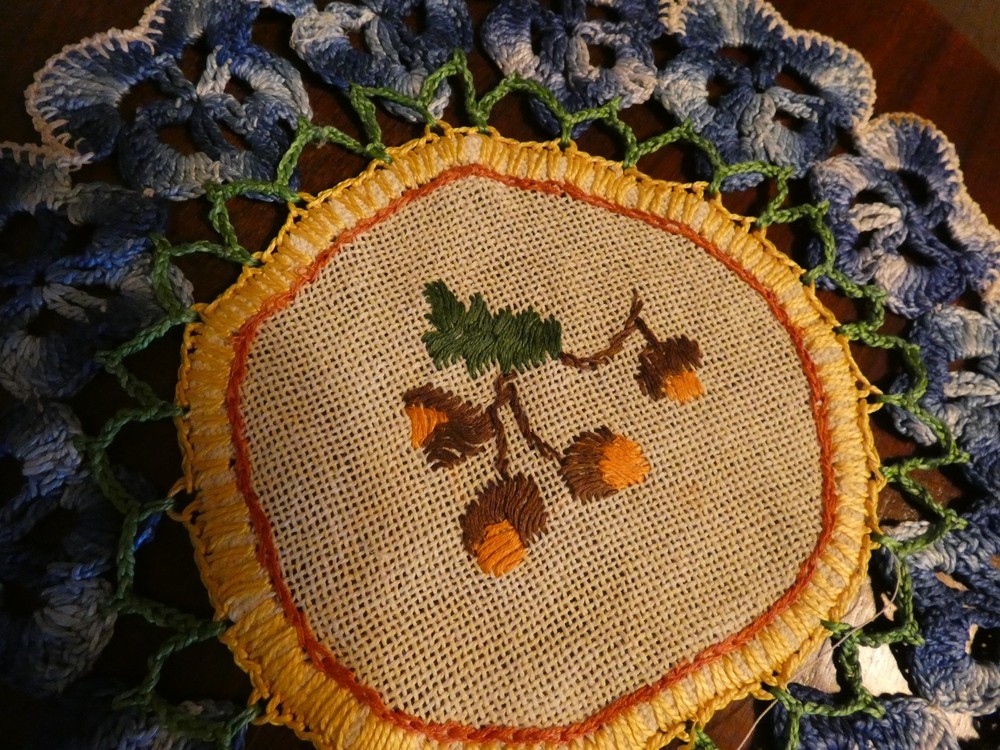 Acorn Handmade Crochet Table Runner Vintage