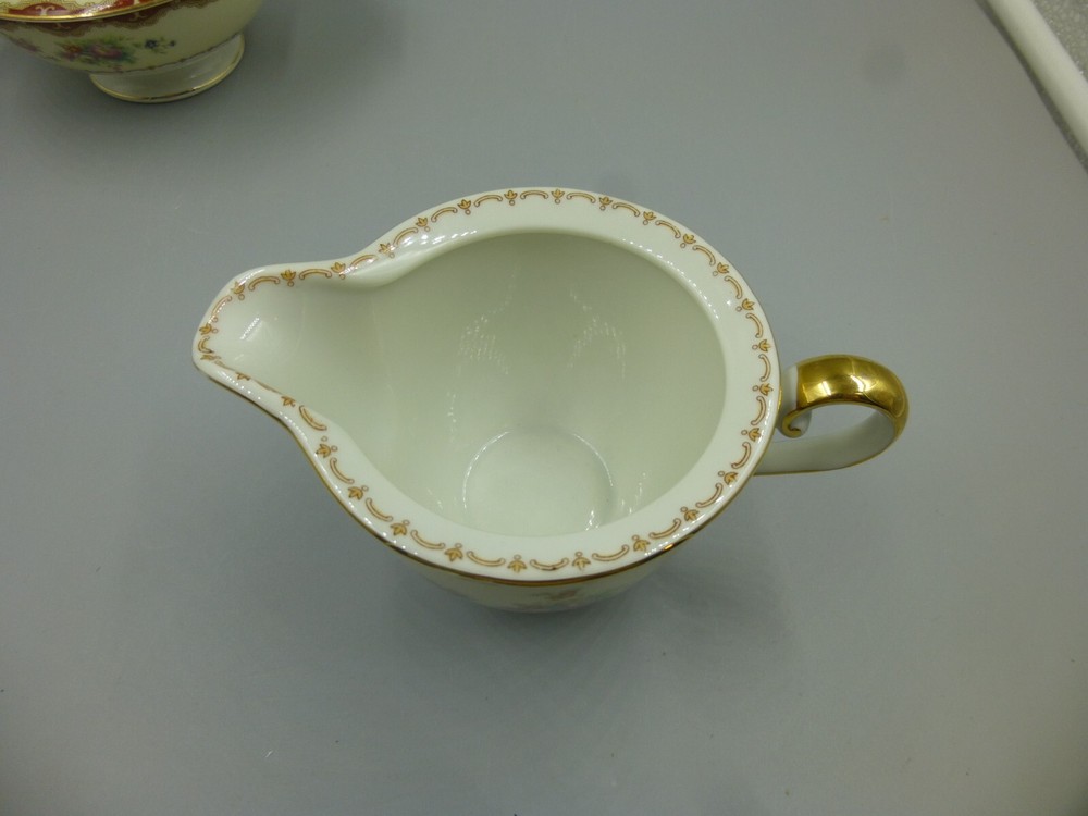 MEITO KEEPSAKE PATTERN IVORY CHINA CREAM AND SUGAR SET