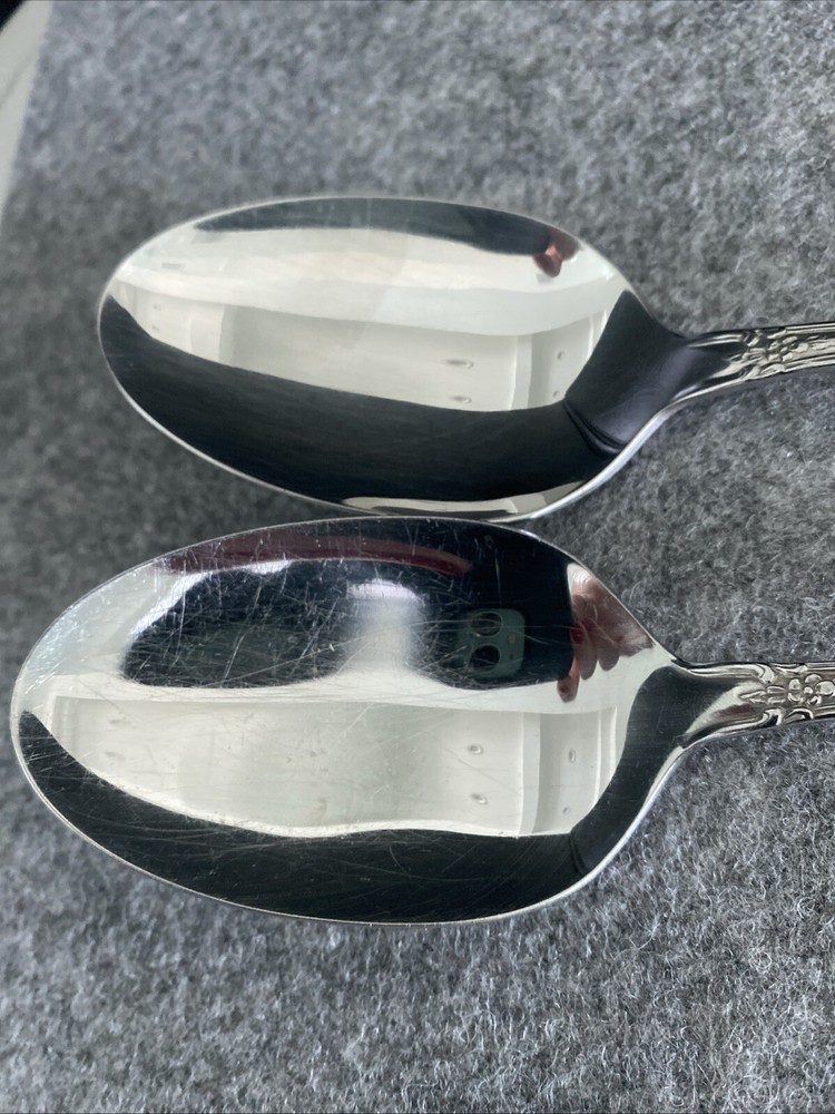 2 Oneida Distinction KENNETT SQUARE Stainless HH Servings Spoons Flatware