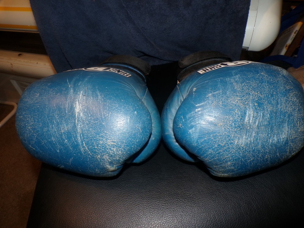 ringside boxing gloves