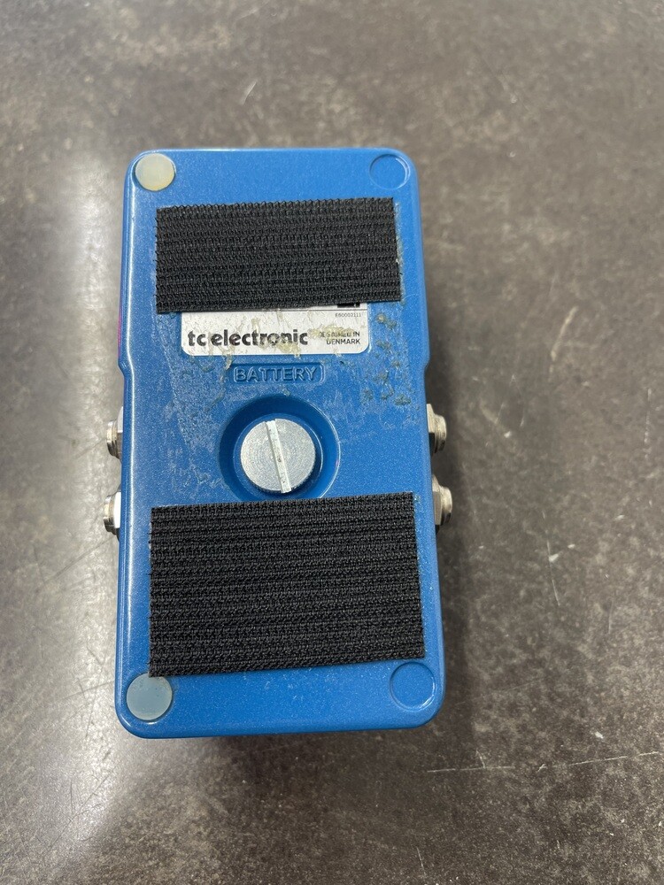 TC ELECTRONIC FLAHBACK DELAY AND LOOPER