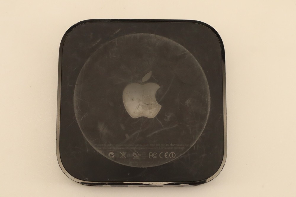 Apple TV 3rd Generation A1469 + Remote & Power Cable