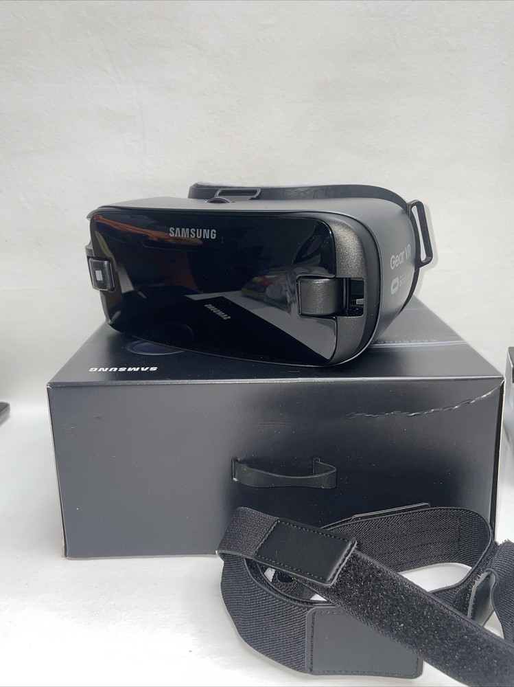 Samsung SMR324 Gear VR with Controller Black Used