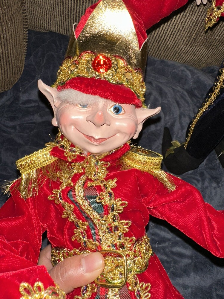 2 Raz Imports 24” Nutcracker Traditions Posable Elf 🎄