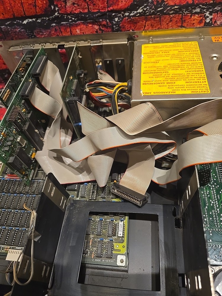 PC XT 8088 Wugo - w/ 384Kb RAM - TESTED - WORKING - Check Video
