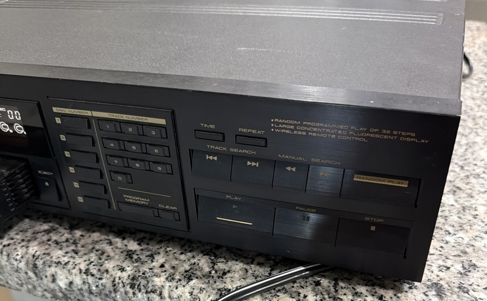 PIONEER PD M60 Multi-disc Cd Player!!! Without Remote Tested Works