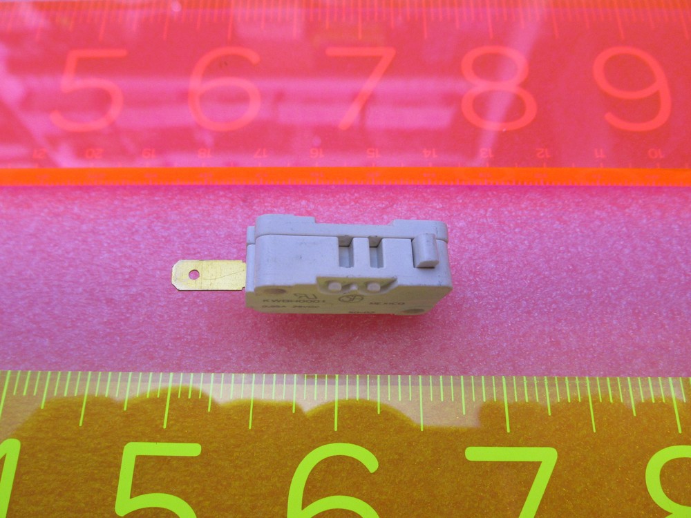 Cherry Microswitch Micro Switch 0.05 Amp 28 Vdc Gold Plated Low Current Contacts