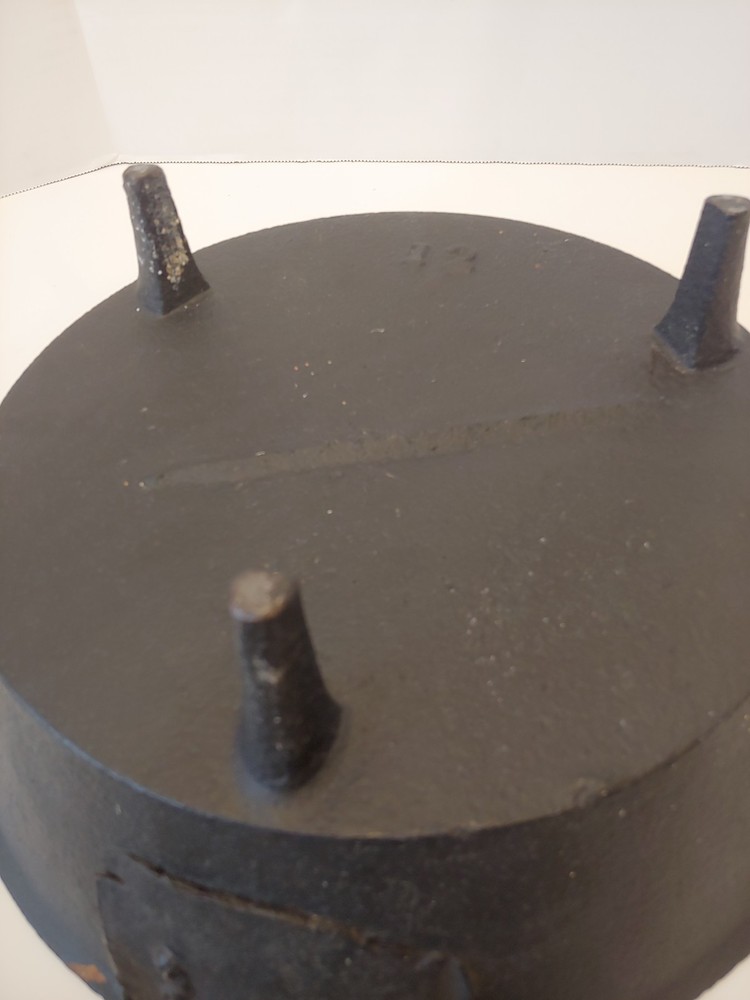 Antique Cast Iron Gate Marked Spider Pot with Long Handle - Primative Cookware