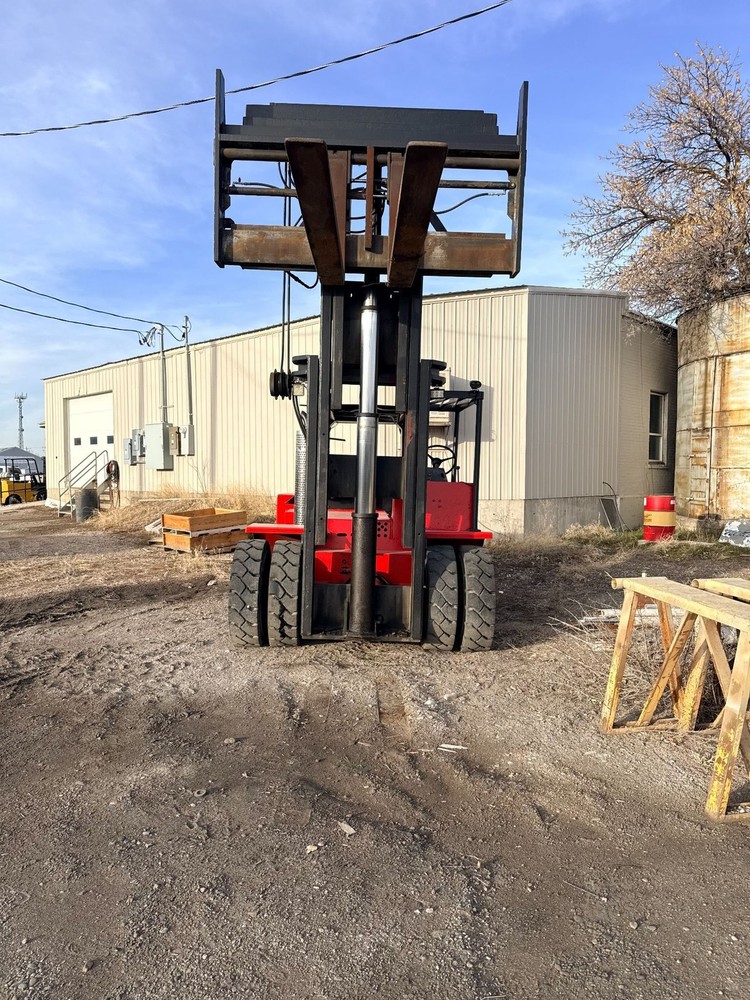 YALE GDP-300 FORKLIFT