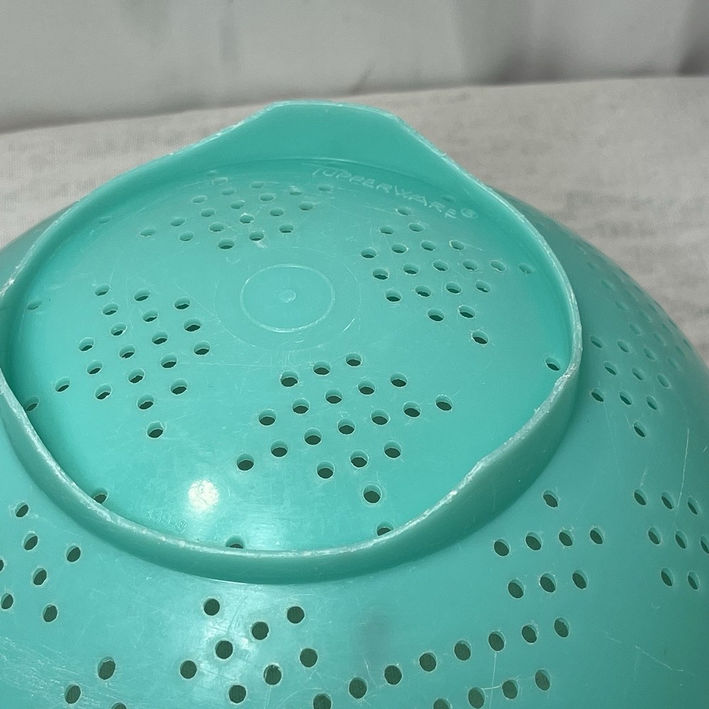 Vtg Tupperware Green Colander 10" Plastic Sieve 339