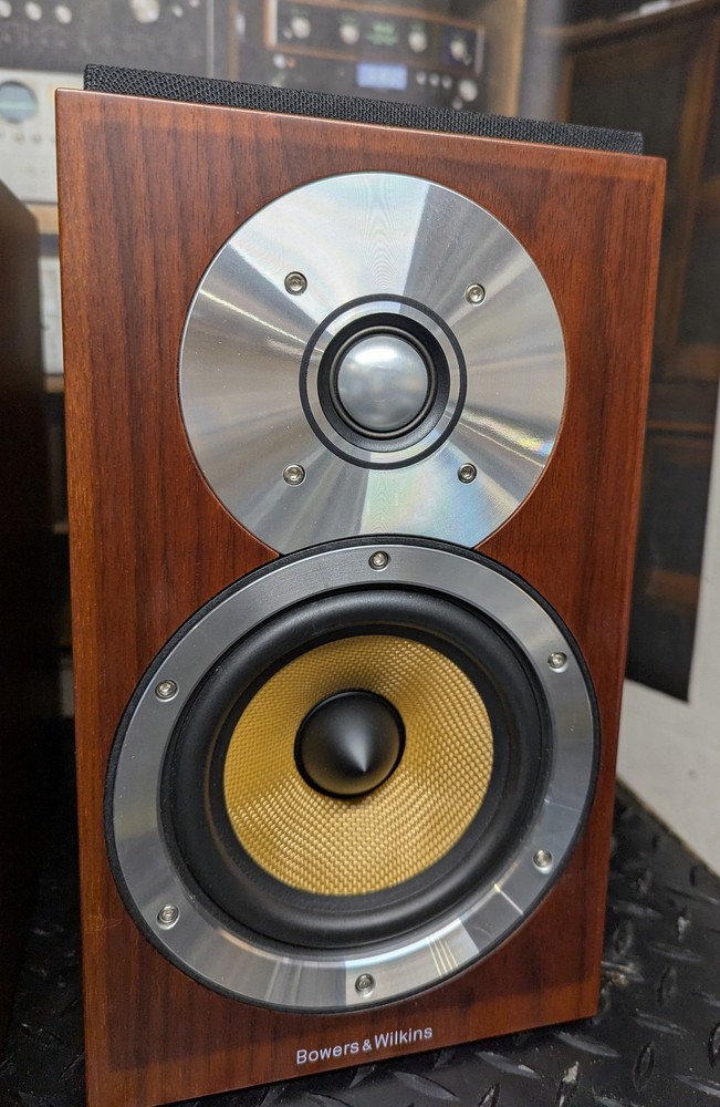 2 B&W CM1 speakers