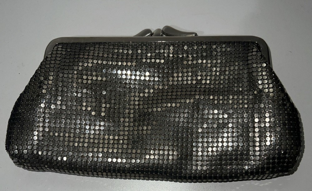 Vintage Whiting & Davis Silver Metallic Clasp Purse 7.5” X 4”