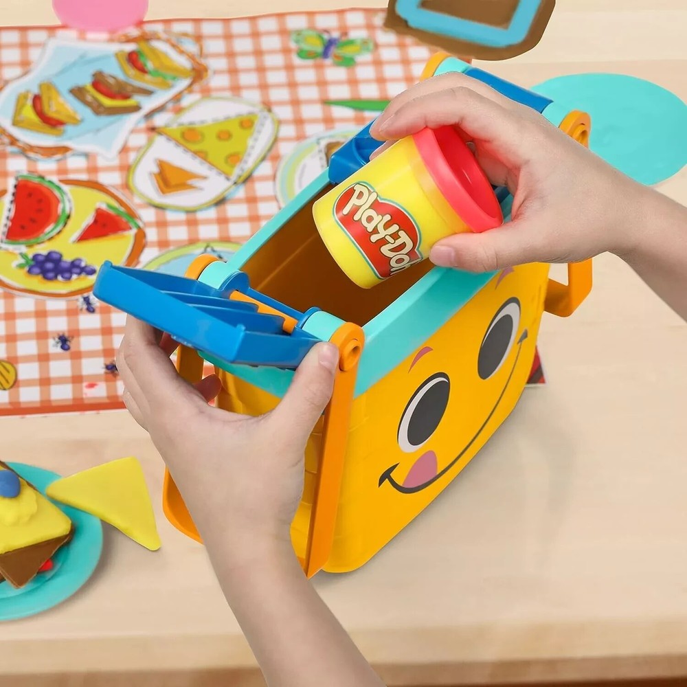 Play-Doh Picnic Shapes Starter Set – 12 Tools & 6 Cans