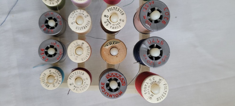 White Plastic Collectible Sewing Spools and Thread Rack Holder