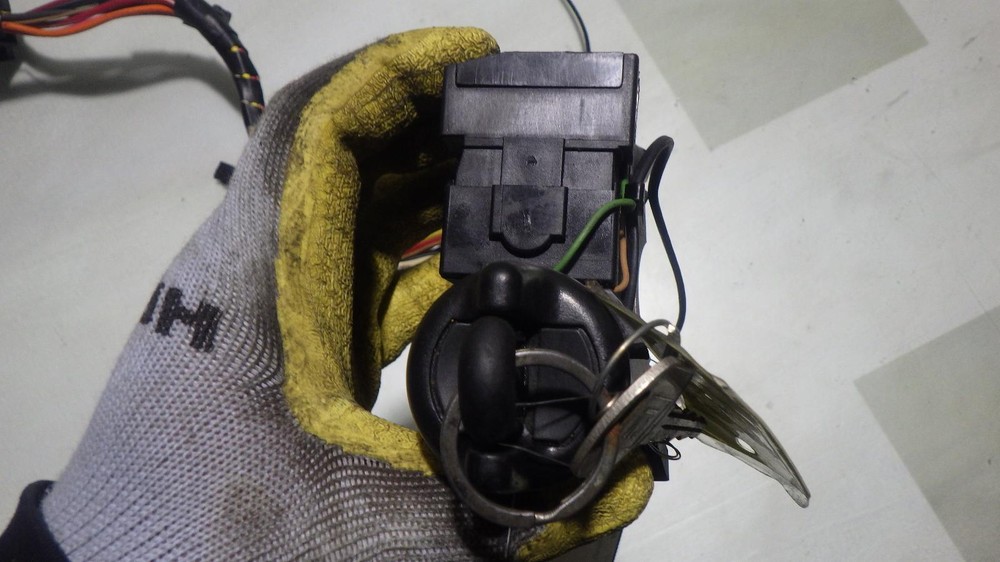 01 BUICK CENTURY Ignition W/Key