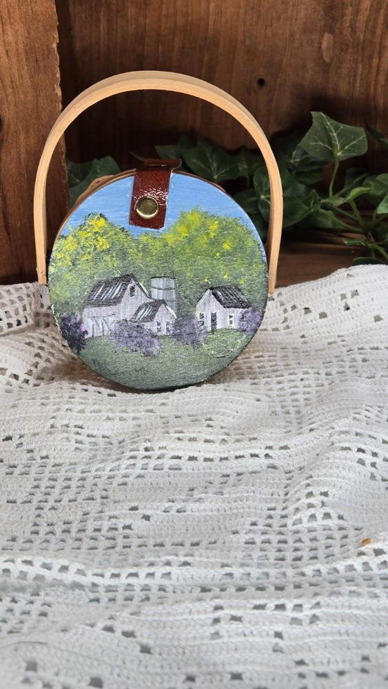 small basket w/  barns  (26027) hand painted