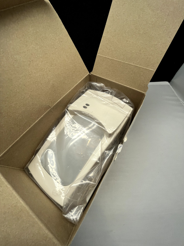 New INTERLOGIX VE735 PIR Motion Sensor. New Open Box