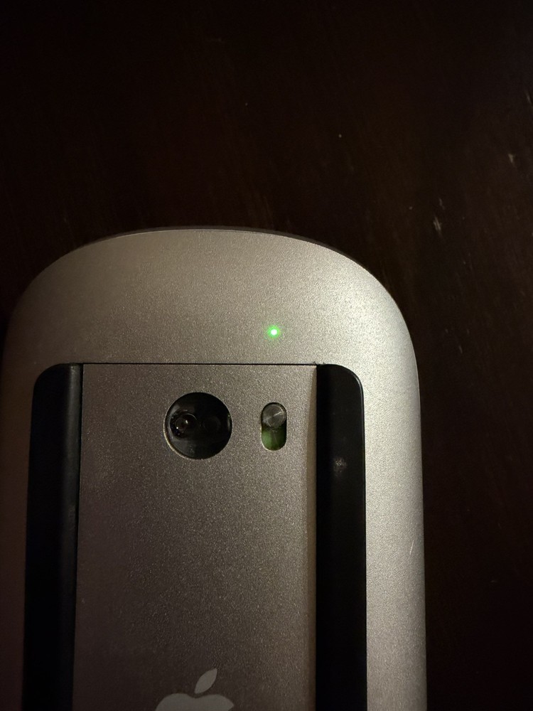 Apple Magic Mouse A1296 3Vdc Wireless Slim Bluetooth White - Tested & Works