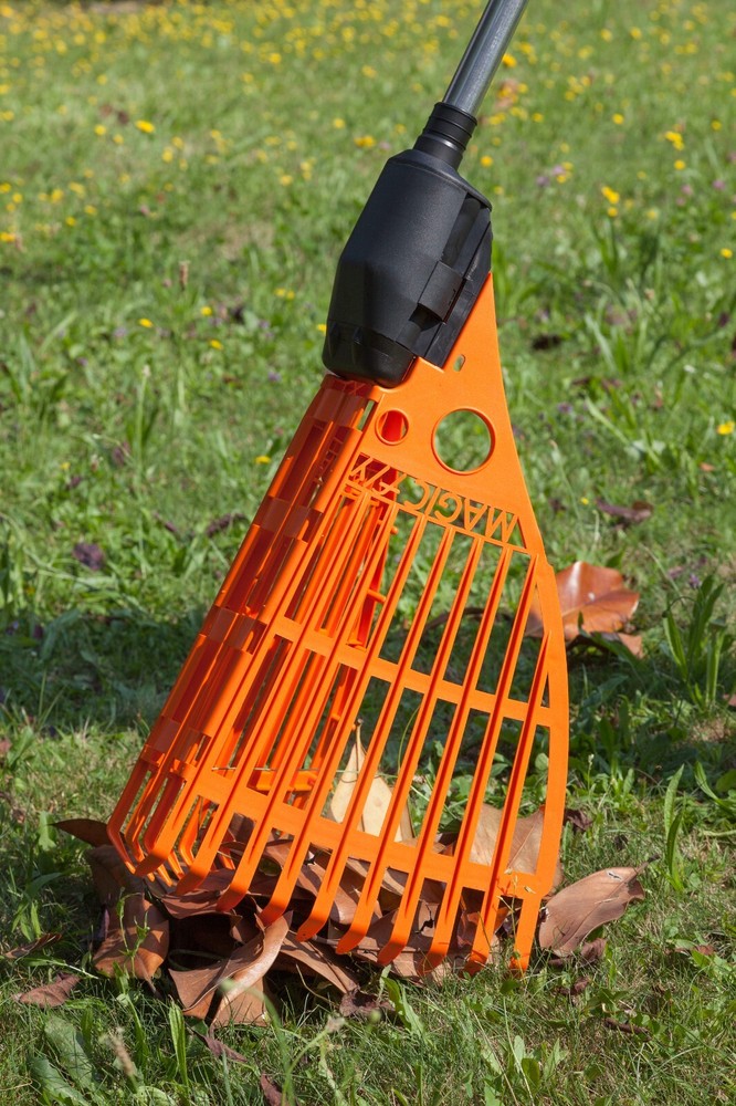 Agrati Magic Fly Leaf Rake / Lawn Rake - Detachable Handle