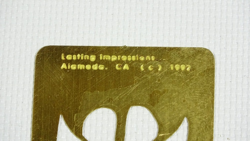 Birthday - Christmas Present Lasting Impressions Stencil - 1992